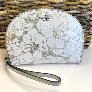 NWOT | KATE SPADE half moon Larchmont Avenue Breezy Floral Wristlet